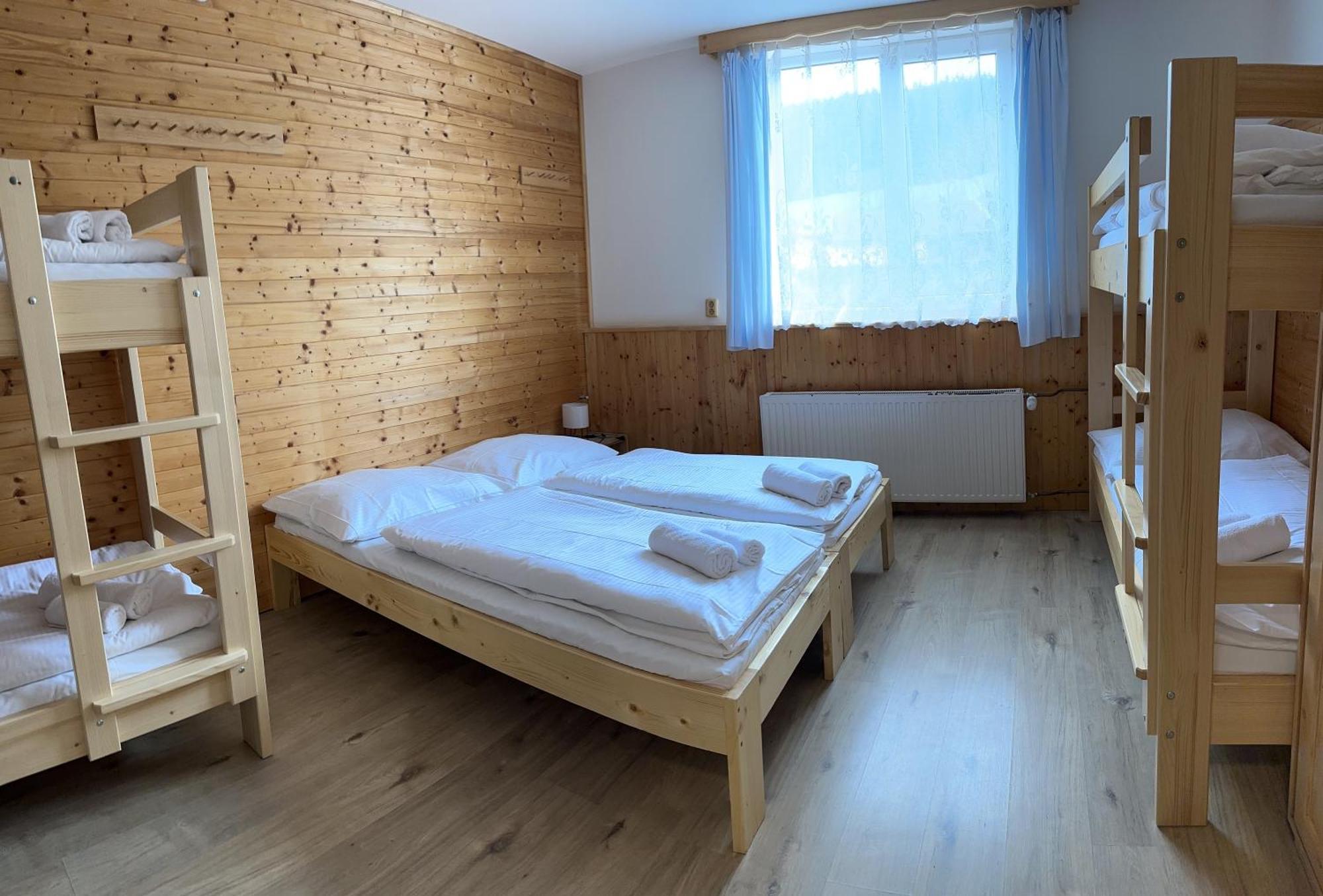 Horsky Hotel Kycerka Velké Karlovice Exteriör bild