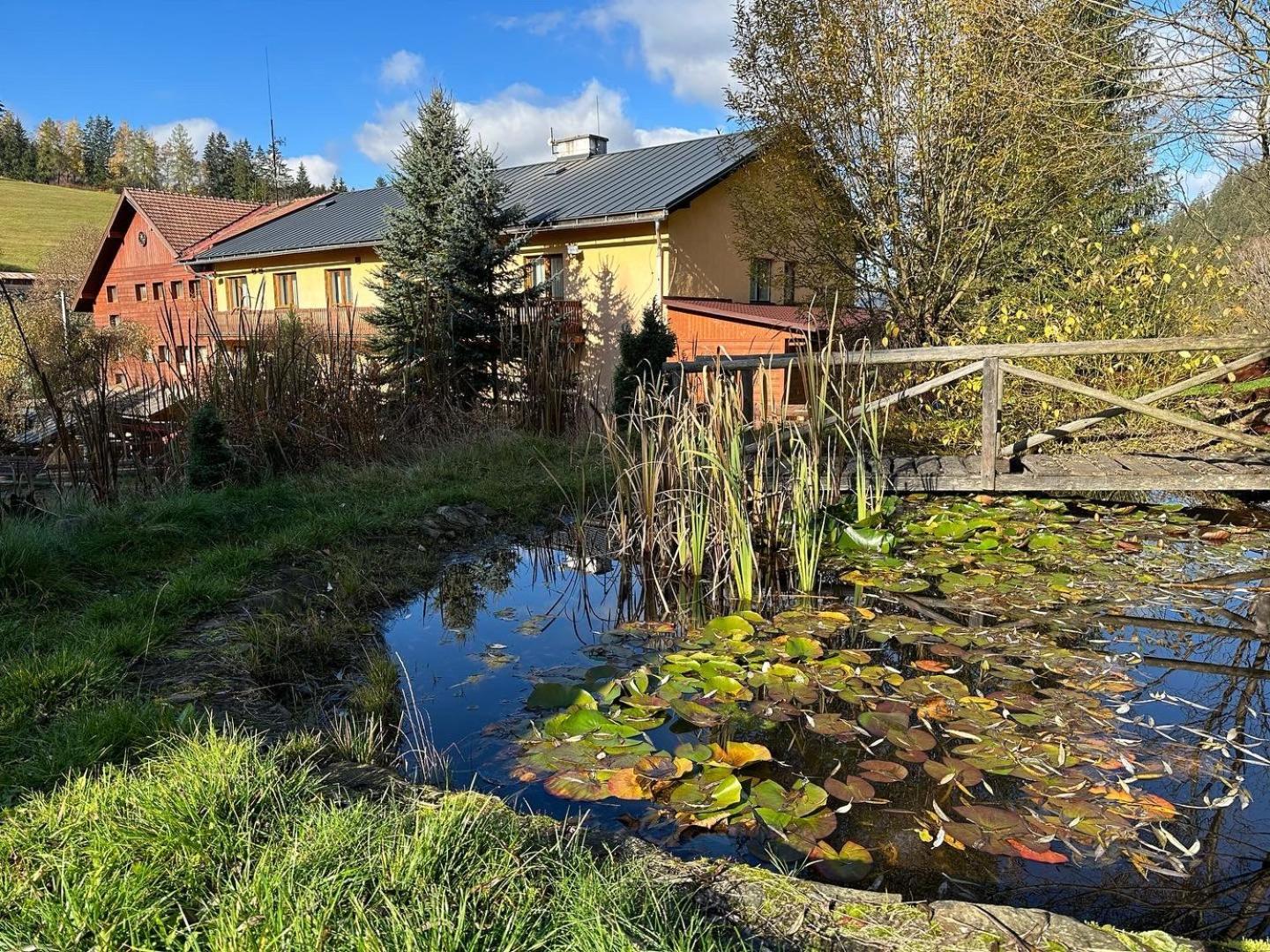 Horsky Hotel Kycerka Velké Karlovice Exteriör bild