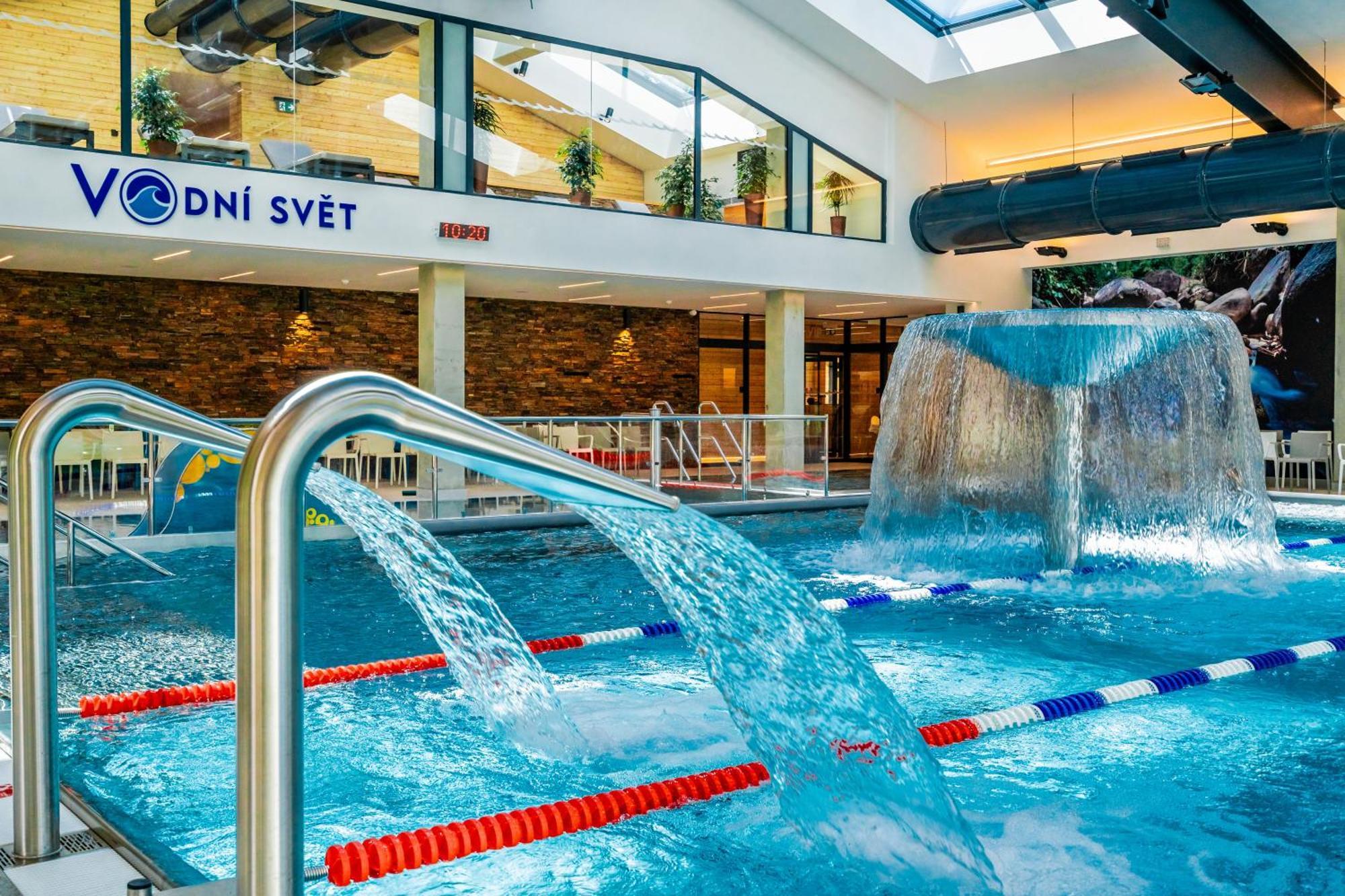 Horsky Hotel Kycerka Velké Karlovice Exteriör bild